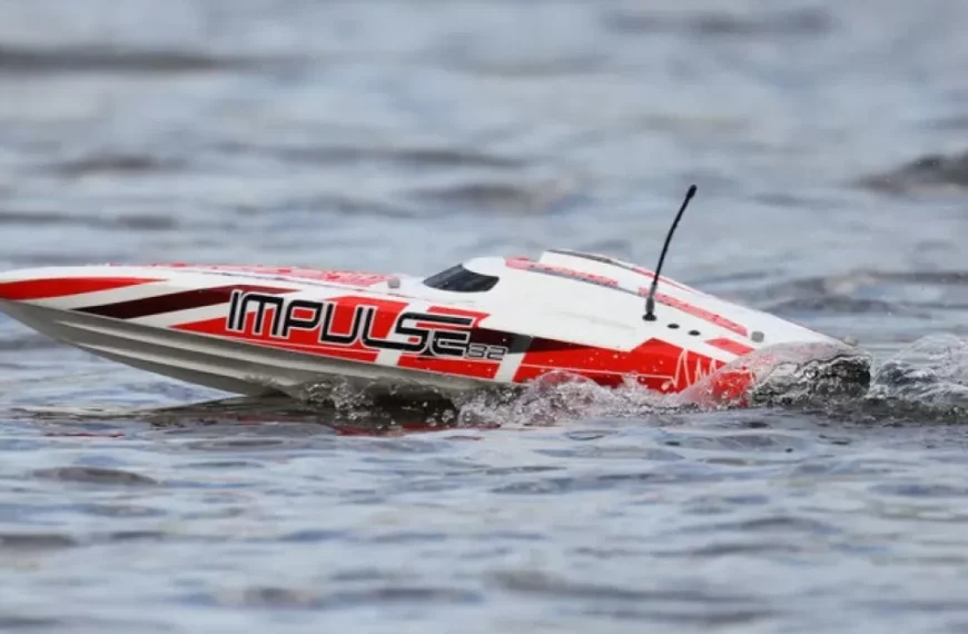 Gas Powered RC Boats in 2024: Unleashing Speed on Water