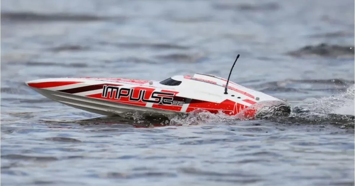 Gas Powered RC Boats e1708109247625